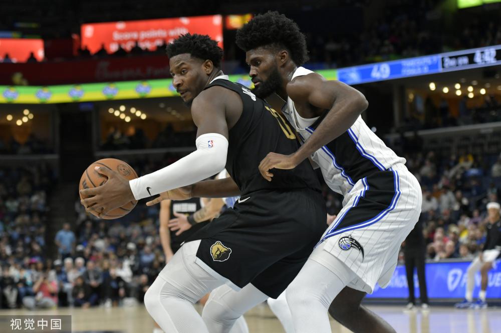 员以其敏锐 员以其敏锐