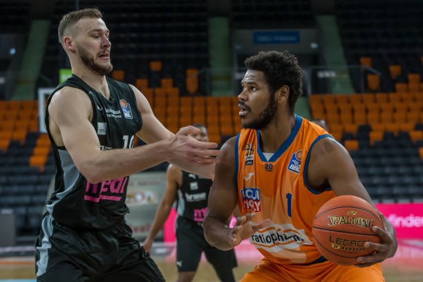 并增强了球 并增强了球